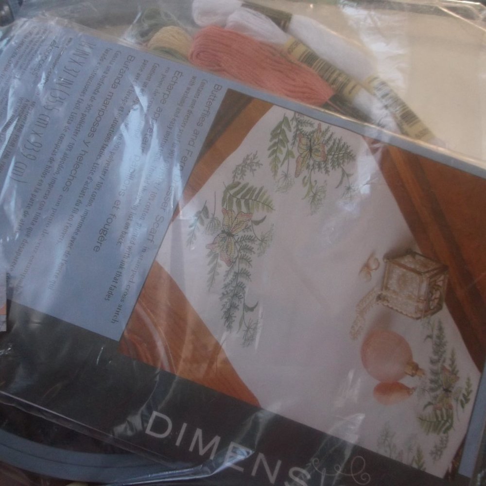 dimensions craft table scarf kit. embroidery